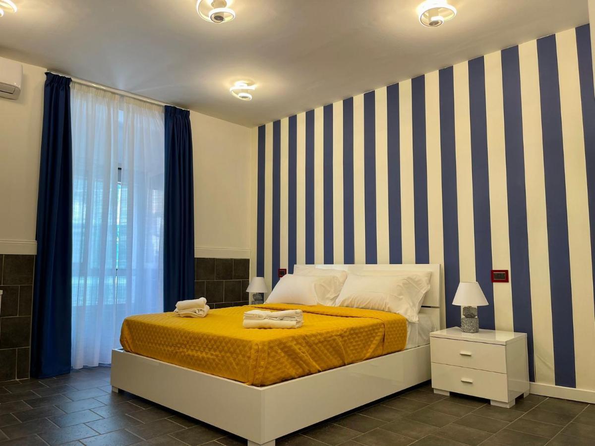 Готель Yacht Club Angioino Неаполь Екстер'єр фото